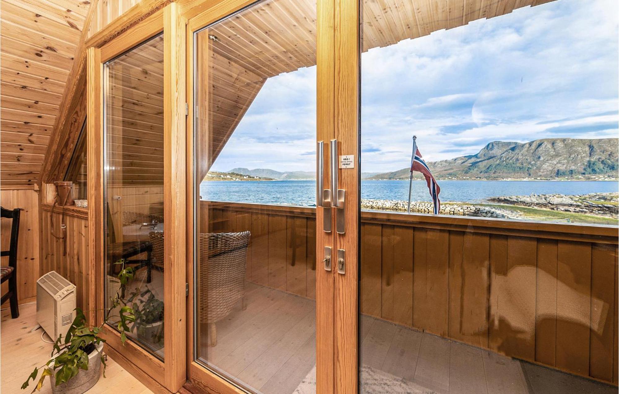 Awesome Home In Kvamsoy With Jacuzzi Sandvik  Exterior photo