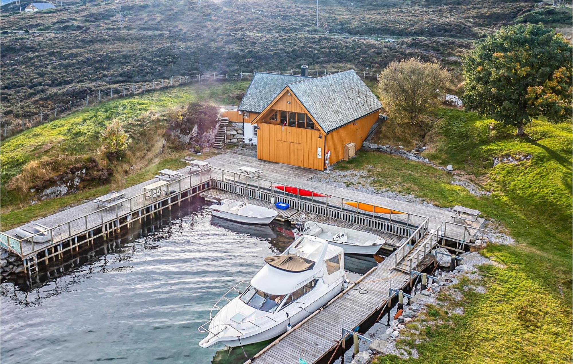 Awesome Home In Kvamsoy With Jacuzzi Sandvik  Exterior photo