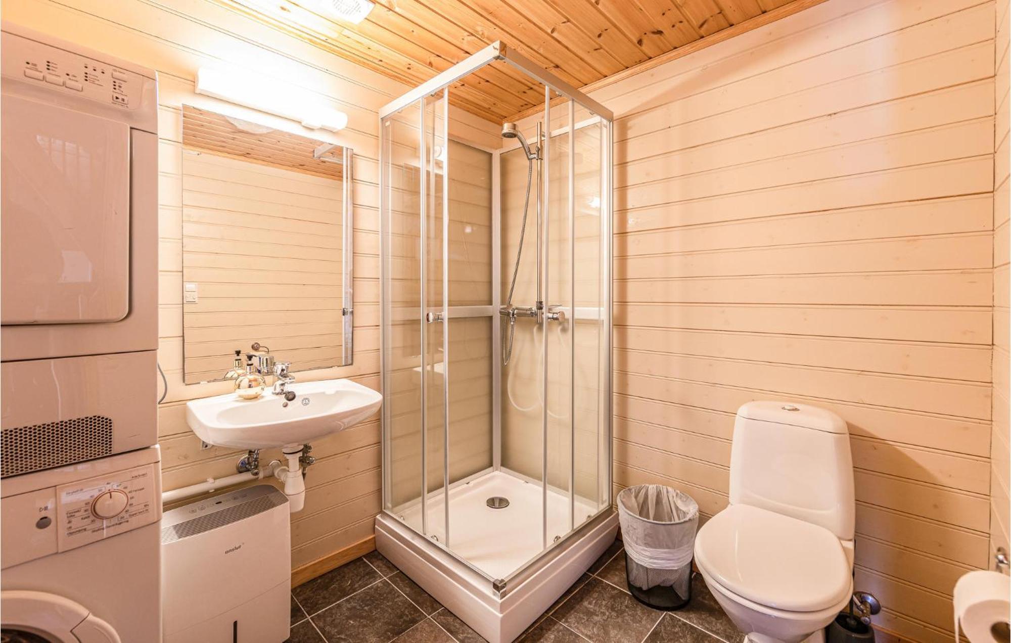 Awesome Home In Kvamsoy With Jacuzzi Sandvik  Exterior photo